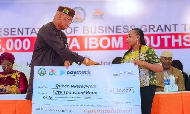 Akwa Ibom empowerment: 540 Beneficiaries receive N250 million, nine vehicles