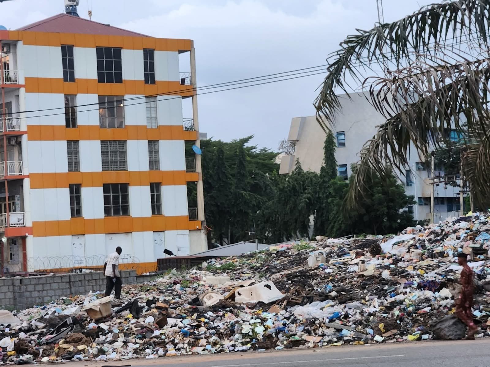 Refuse dumps grow in Abuja as villagers block dumpsites