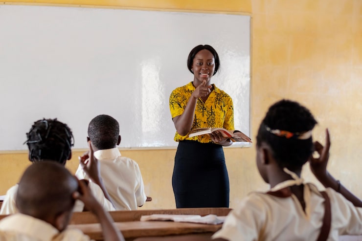 Gov Eno approves ₦50,000 wardrobe allowance for 20,000 teachers, ₦500,000 for private schools